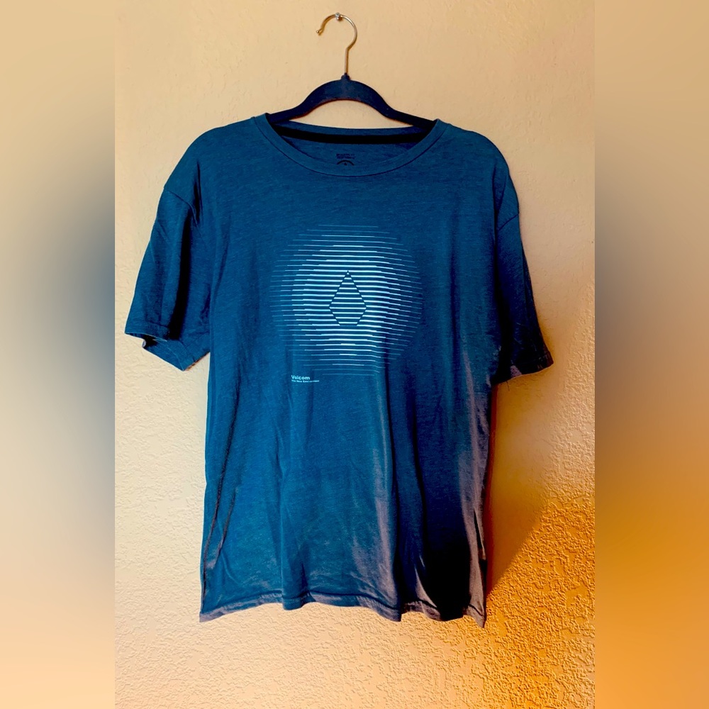 Men’s Volcom T-Shirt - Size Medium used still good condition
